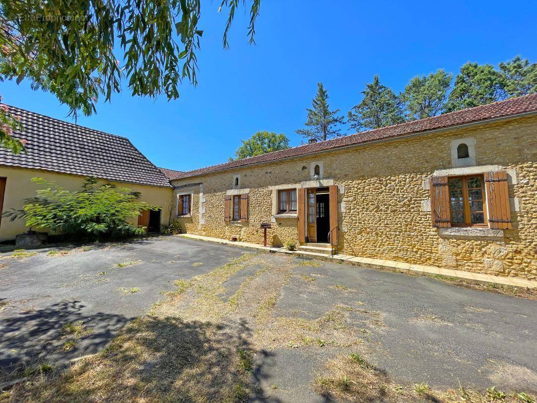 Maison à VEYRINES-DE-VERGT