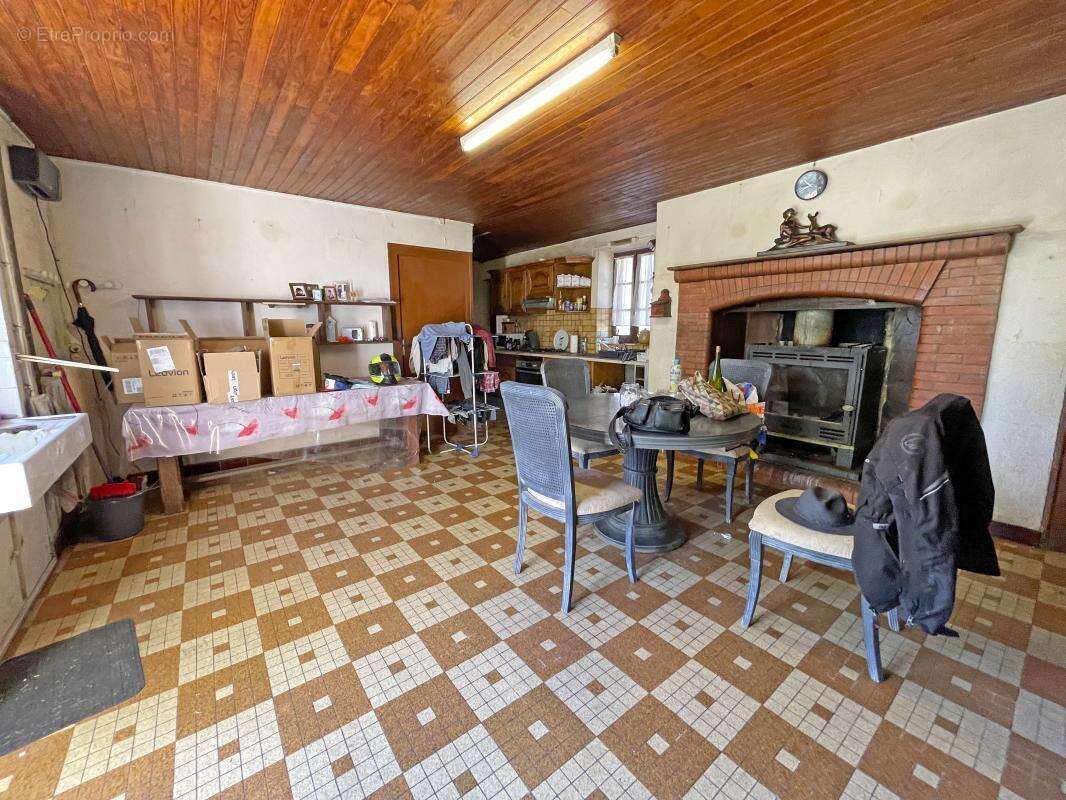 Maison à VEYRINES-DE-VERGT