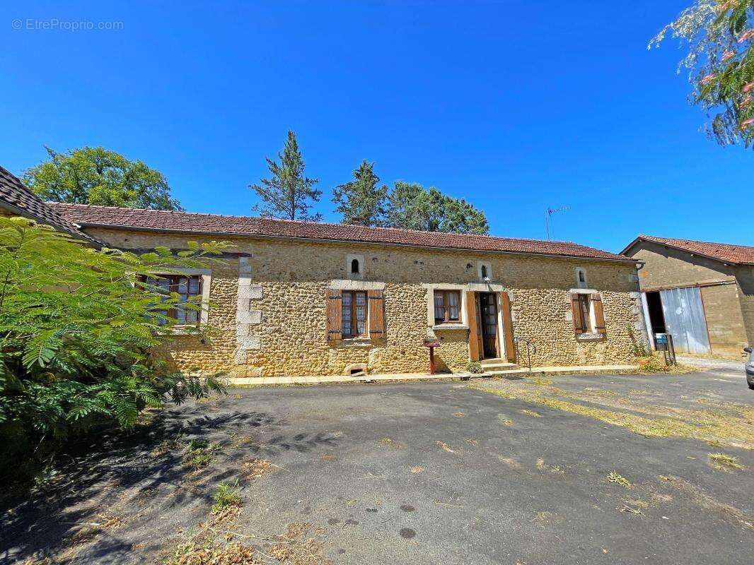 Maison à VEYRINES-DE-VERGT