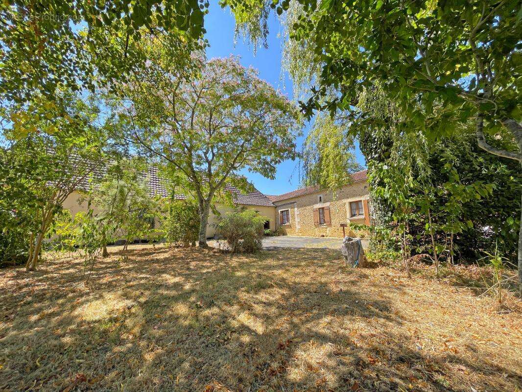 Maison à VEYRINES-DE-VERGT
