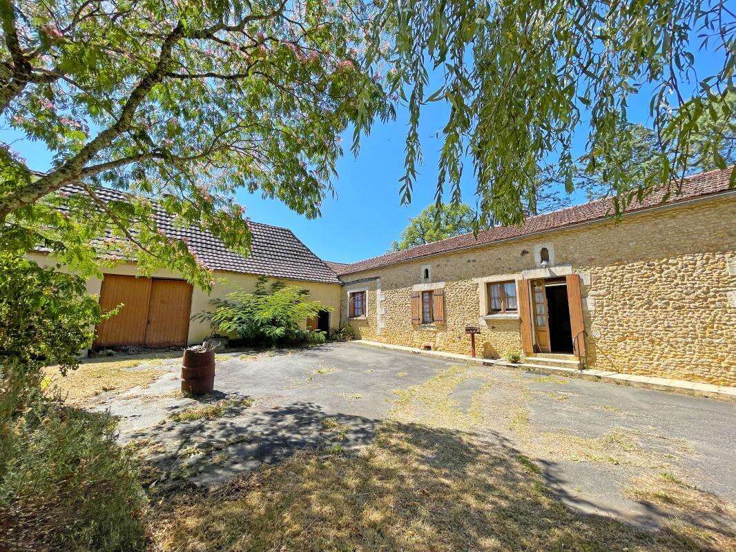 Maison à VEYRINES-DE-VERGT