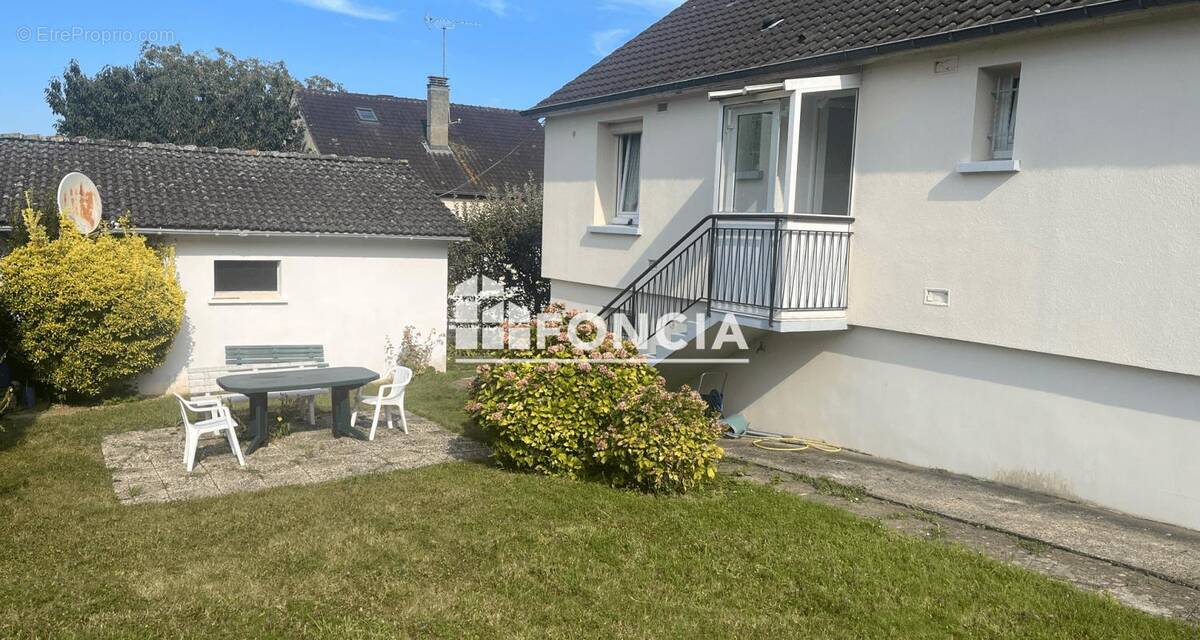 Maison à SAINT-MARCEL