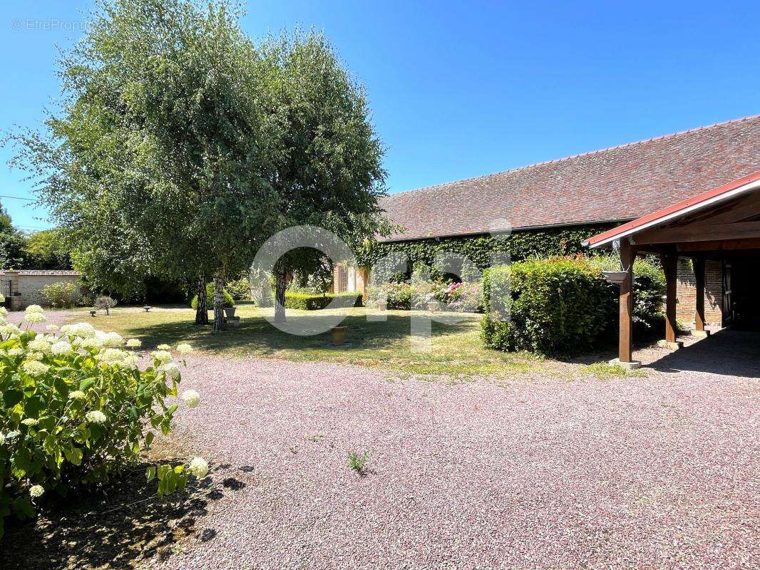 Maison à GROSSOEUVRE