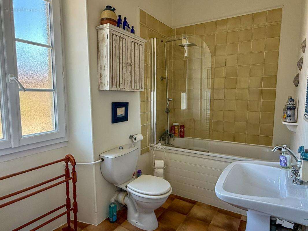 Maison à CASTERA-VERDUZAN