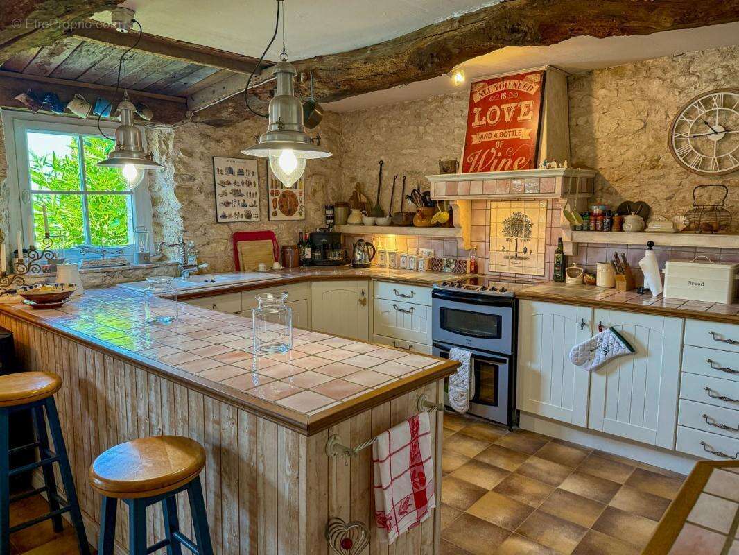 Maison à CASTERA-VERDUZAN