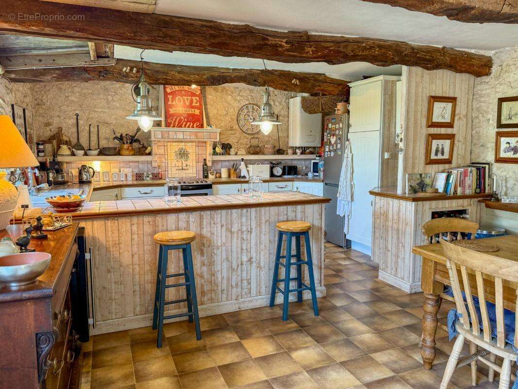 Maison à CASTERA-VERDUZAN