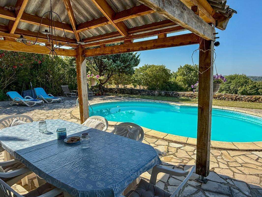 Maison à CASTERA-VERDUZAN