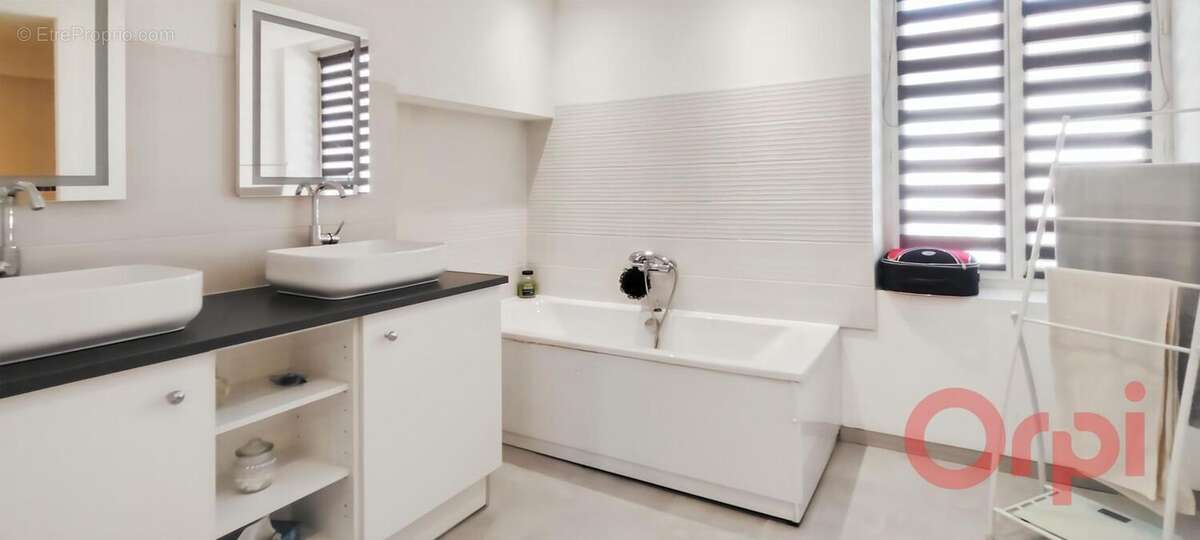 Maison à SAINT-CHINIAN