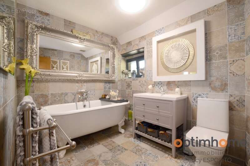 Maison à NANTEUIL-EN-VALLEE