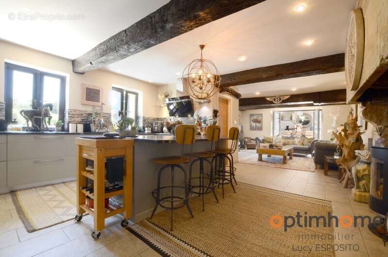 Maison à NANTEUIL-EN-VALLEE