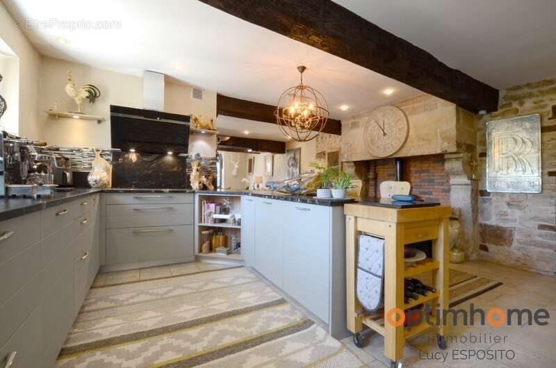 Maison à NANTEUIL-EN-VALLEE