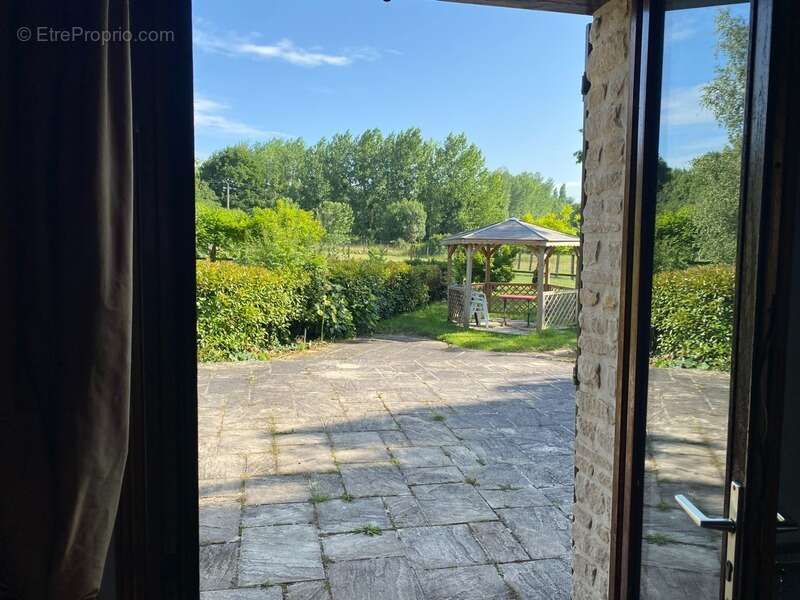 Maison à SAINT-ETIENNE-LA-THILLAYE