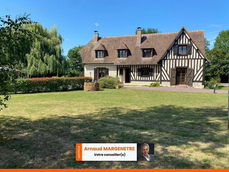 Maison à SAINT-ETIENNE-LA-THILLAYE