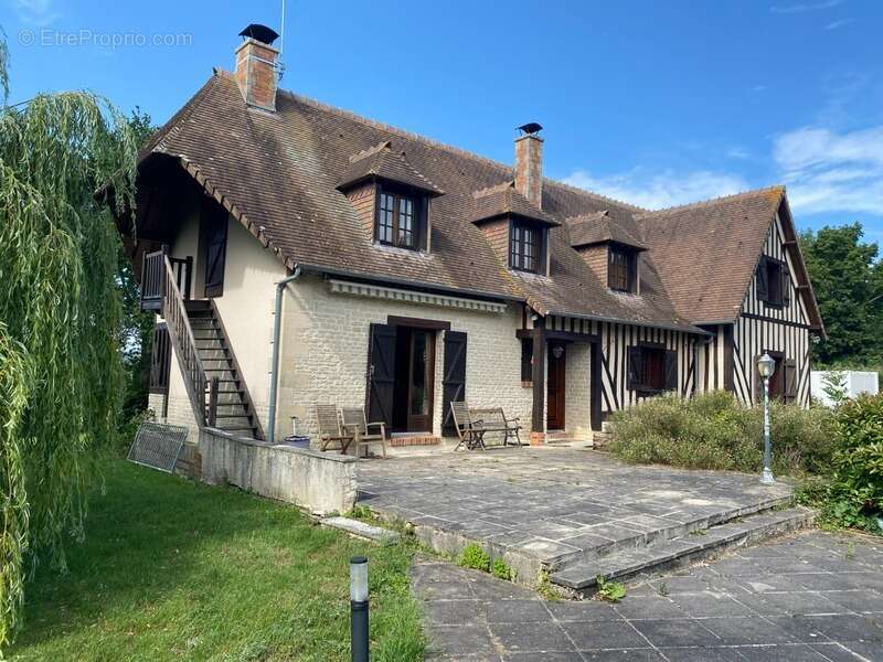 Maison à SAINT-ETIENNE-LA-THILLAYE