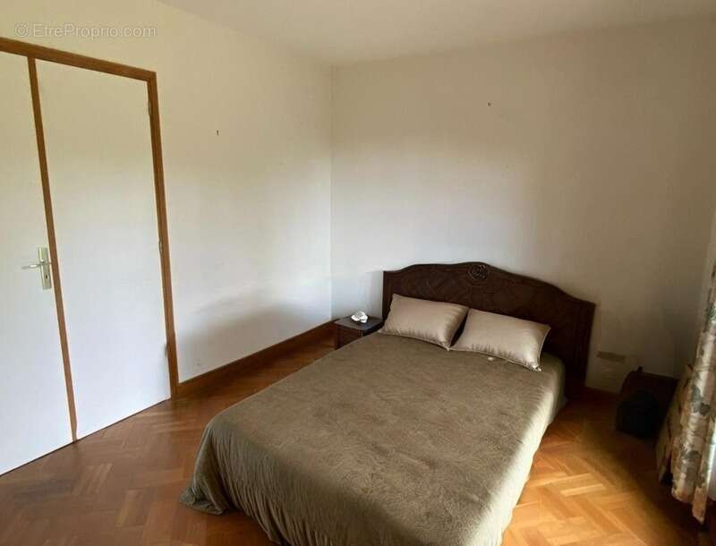 Maison à SAINT-ETIENNE-LA-THILLAYE