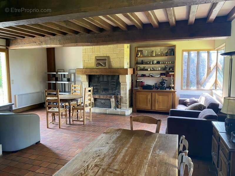 Maison à SAINT-ETIENNE-LA-THILLAYE