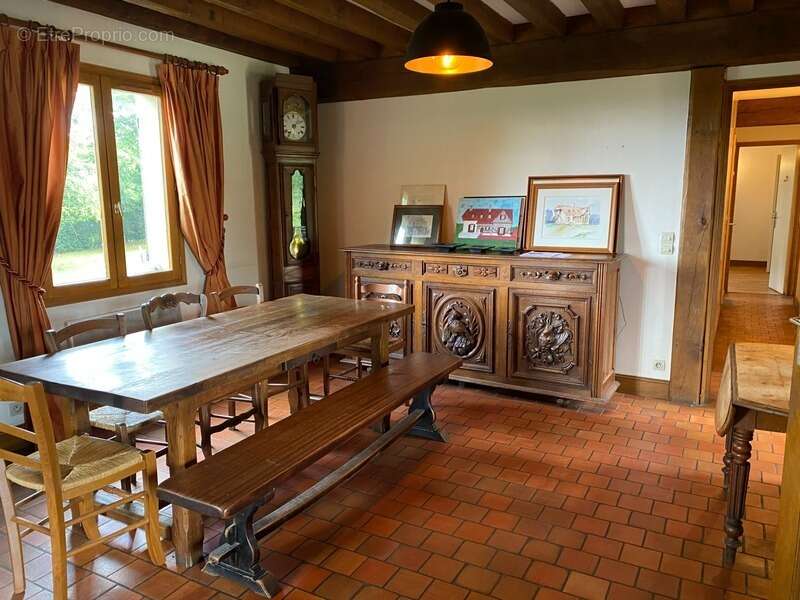 Maison à SAINT-ETIENNE-LA-THILLAYE