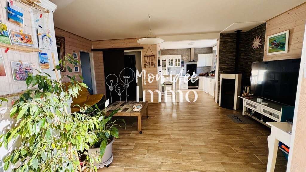 Maison à LE PERRIER