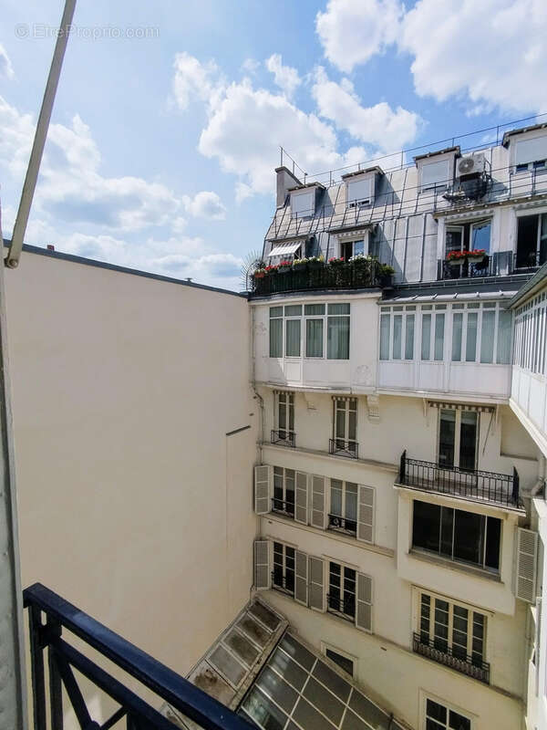 Appartement à PARIS-8E
