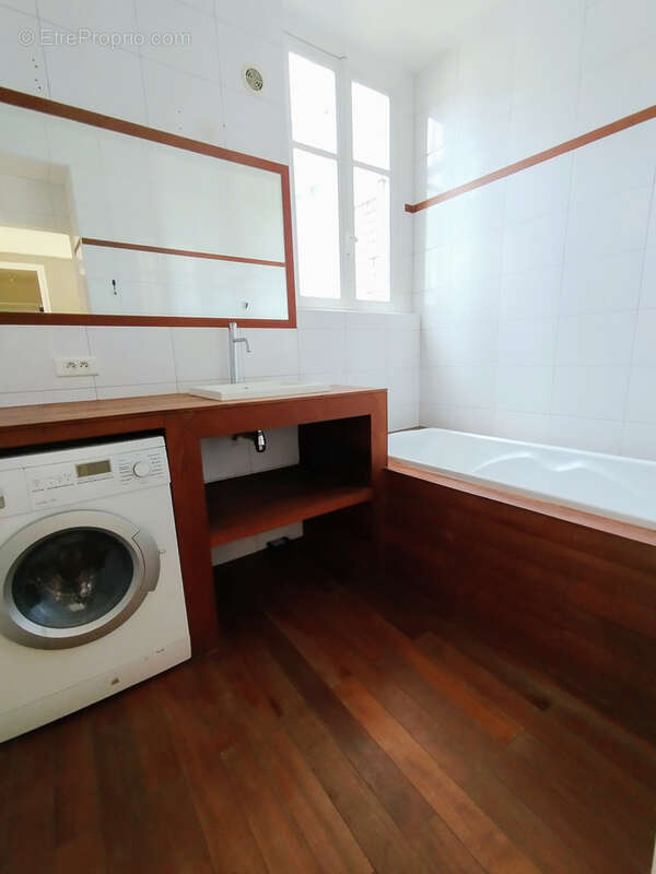 Appartement à PARIS-8E