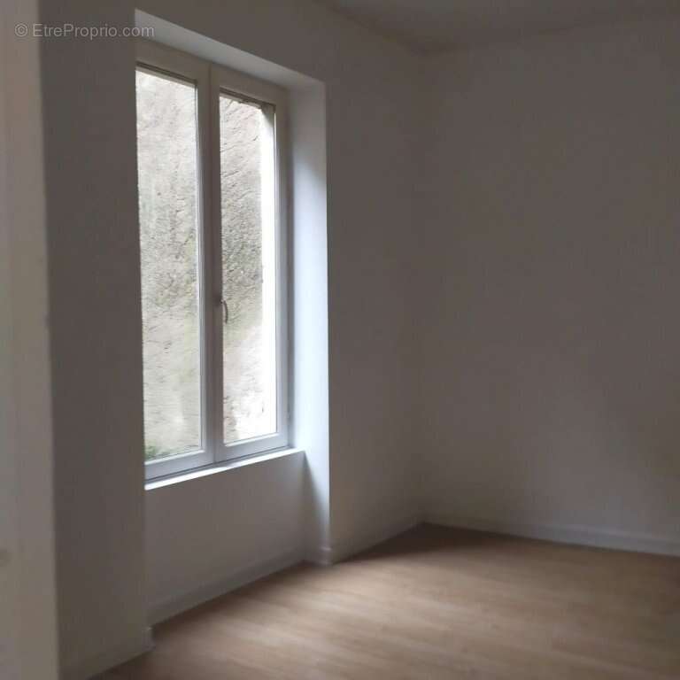 Appartement à SAINT-SAULGE