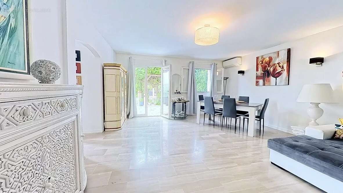 Appartement à LA GAUDE