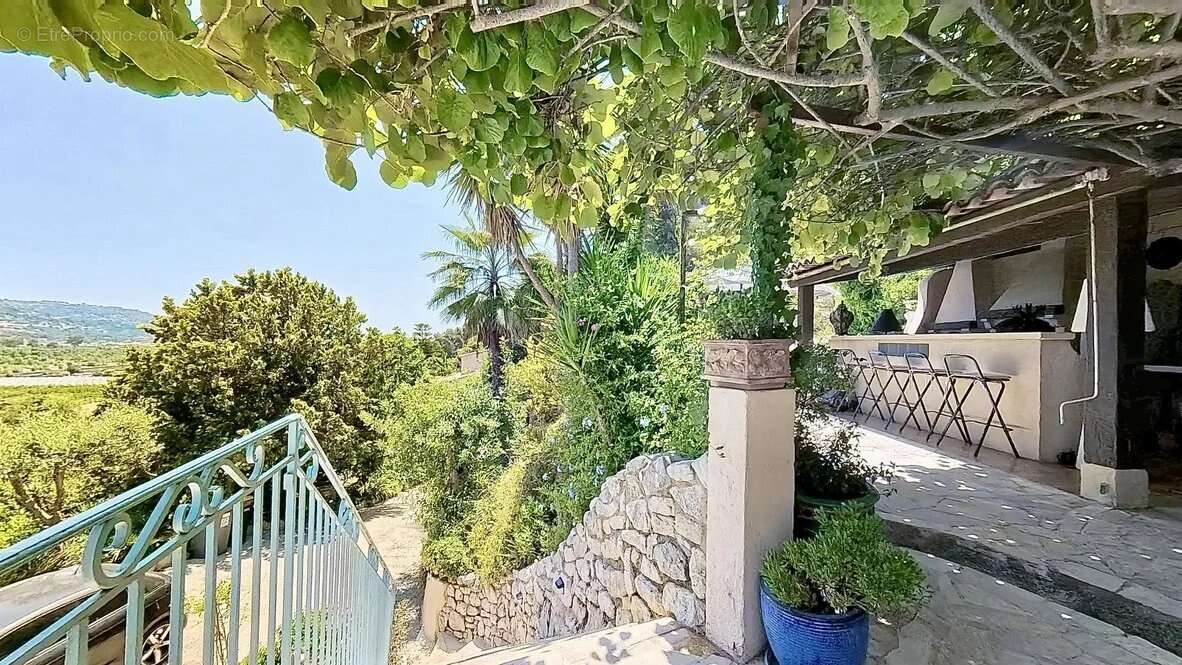 Appartement à LA GAUDE