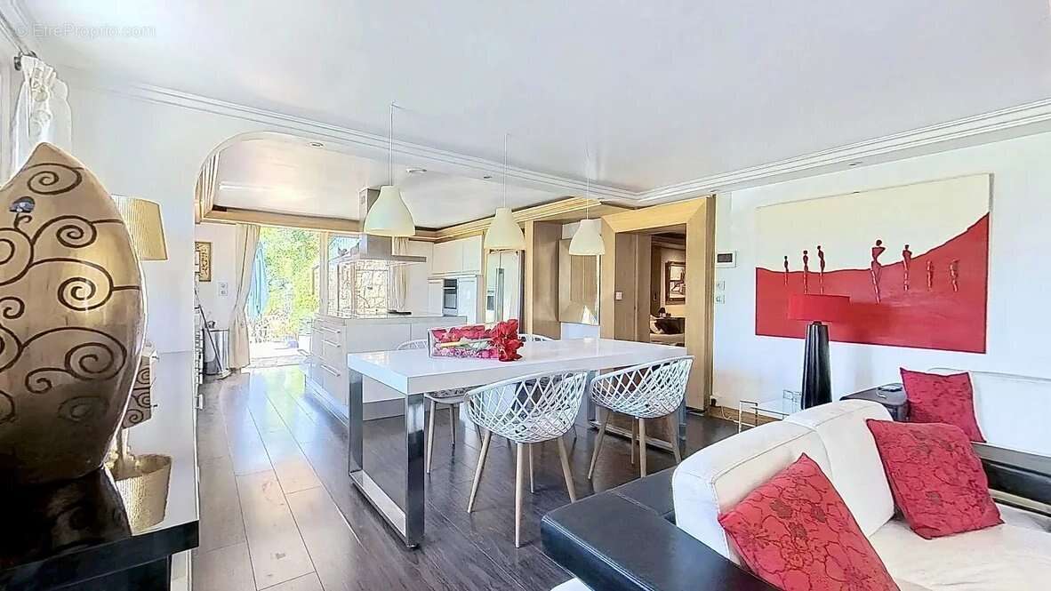 Appartement à LA GAUDE