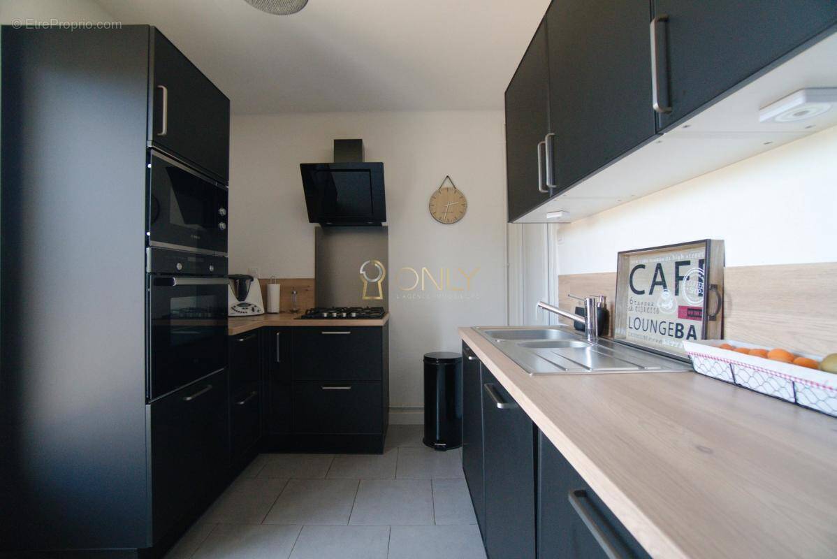 Appartement à NEUVILLE-SUR-SAONE