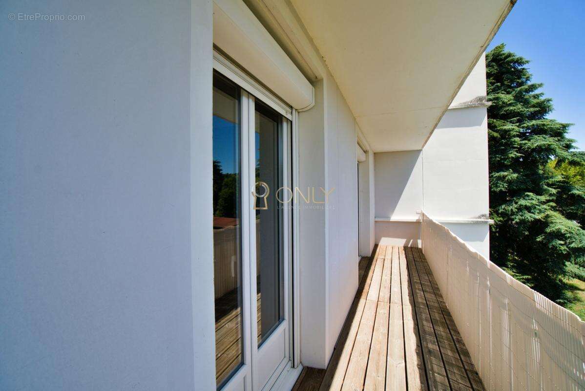 Appartement à NEUVILLE-SUR-SAONE