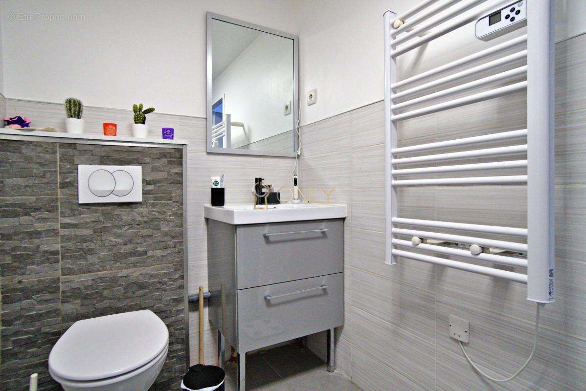 Appartement à NEUVILLE-SUR-SAONE