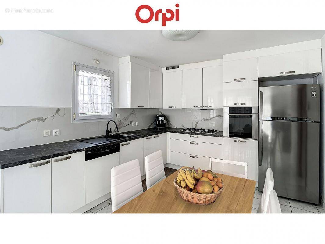 Maison à VETRAZ-MONTHOUX