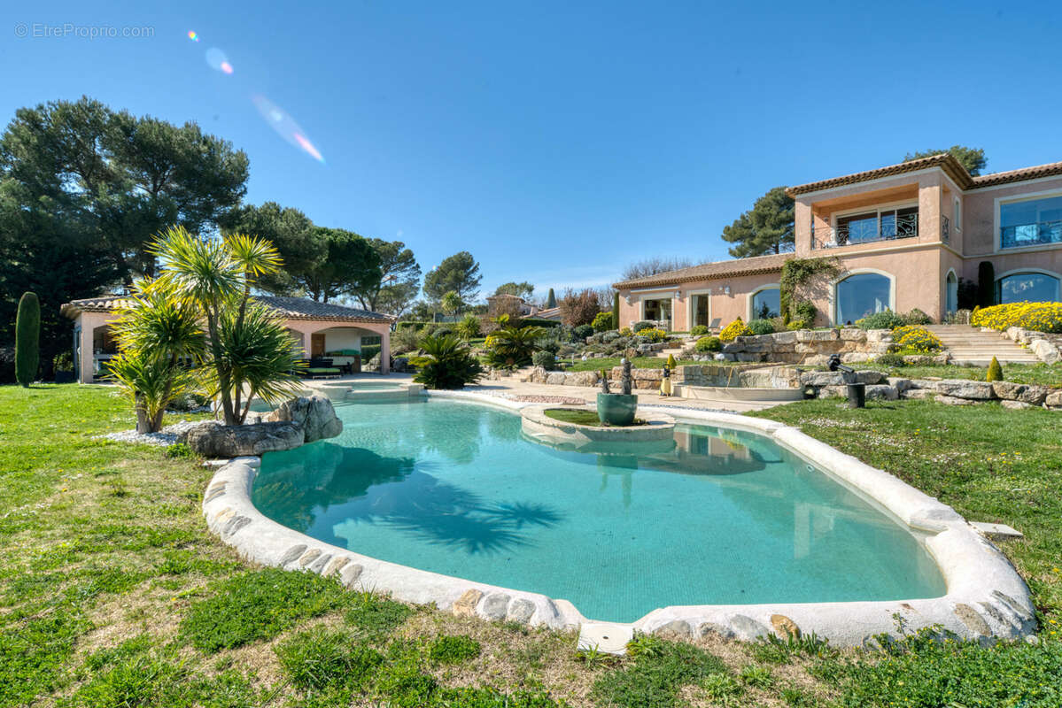 Maison à MOUGINS
