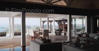 Maison à CAPESTERRE-BELLE-EAU