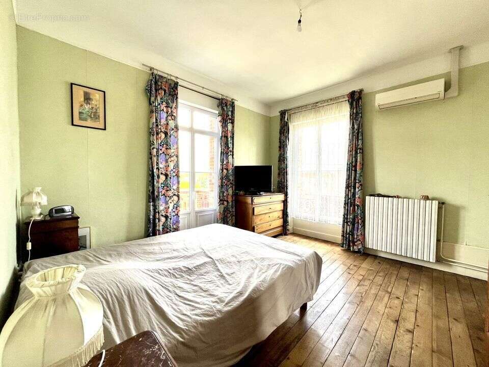 Maison à PONT-SUR-YONNE