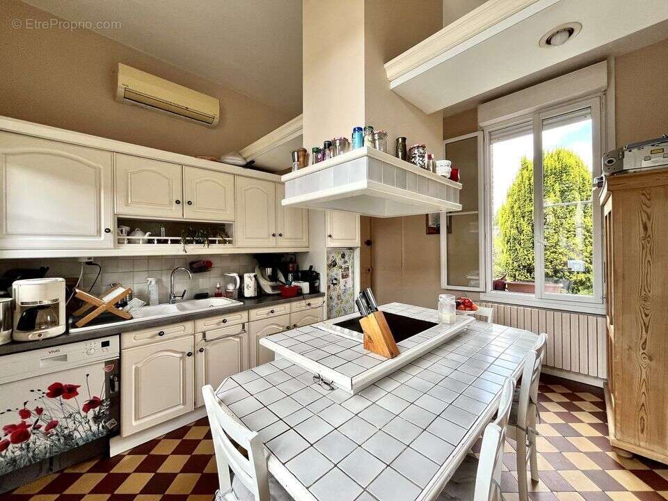 Maison à PONT-SUR-YONNE