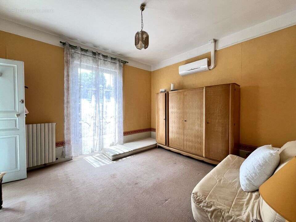 Maison à PONT-SUR-YONNE