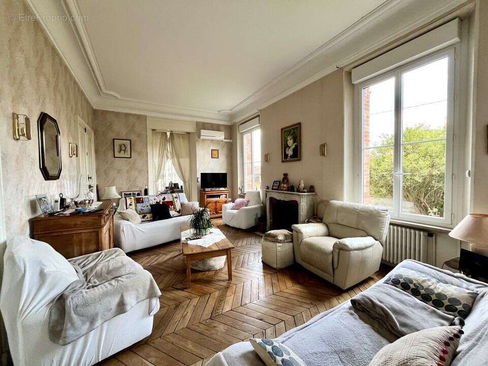 Maison à PONT-SUR-YONNE