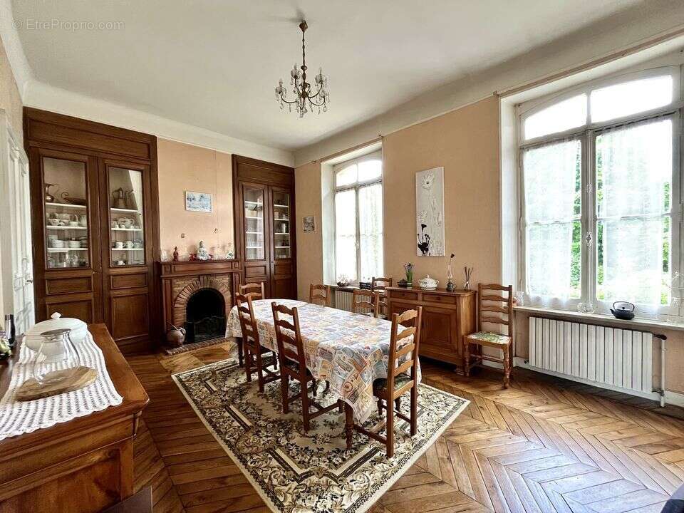 Maison à PONT-SUR-YONNE