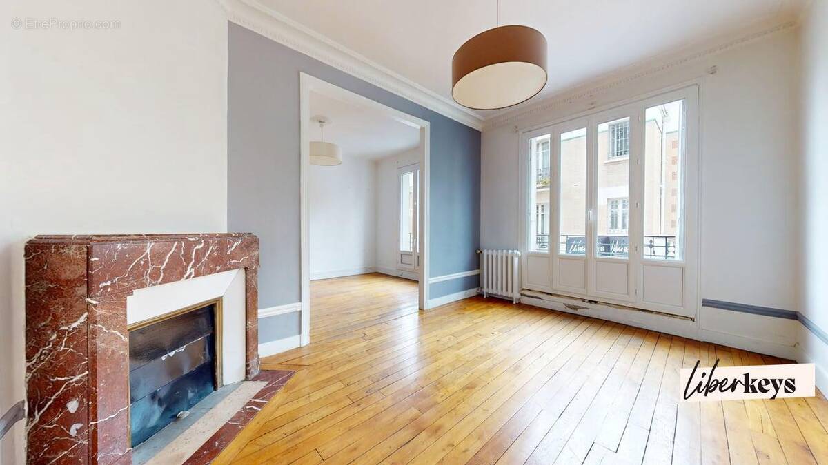 Appartement à COURBEVOIE