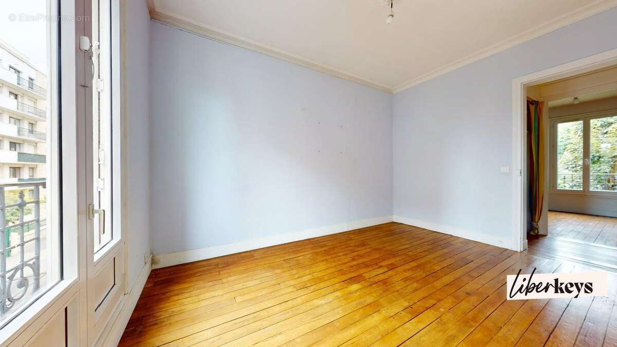 Appartement à COURBEVOIE