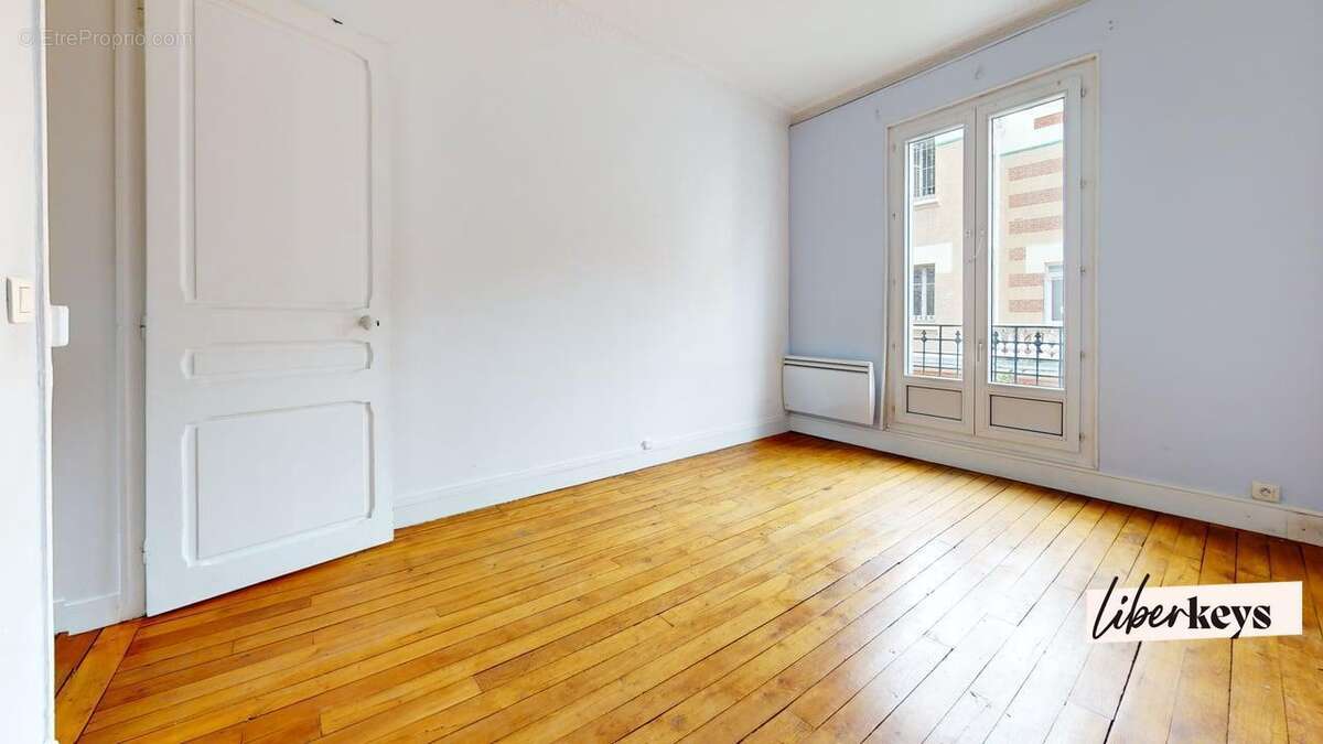 Appartement à COURBEVOIE