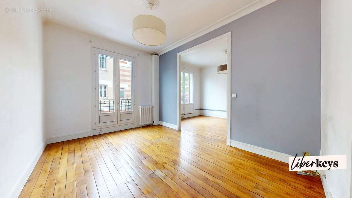 Appartement à COURBEVOIE