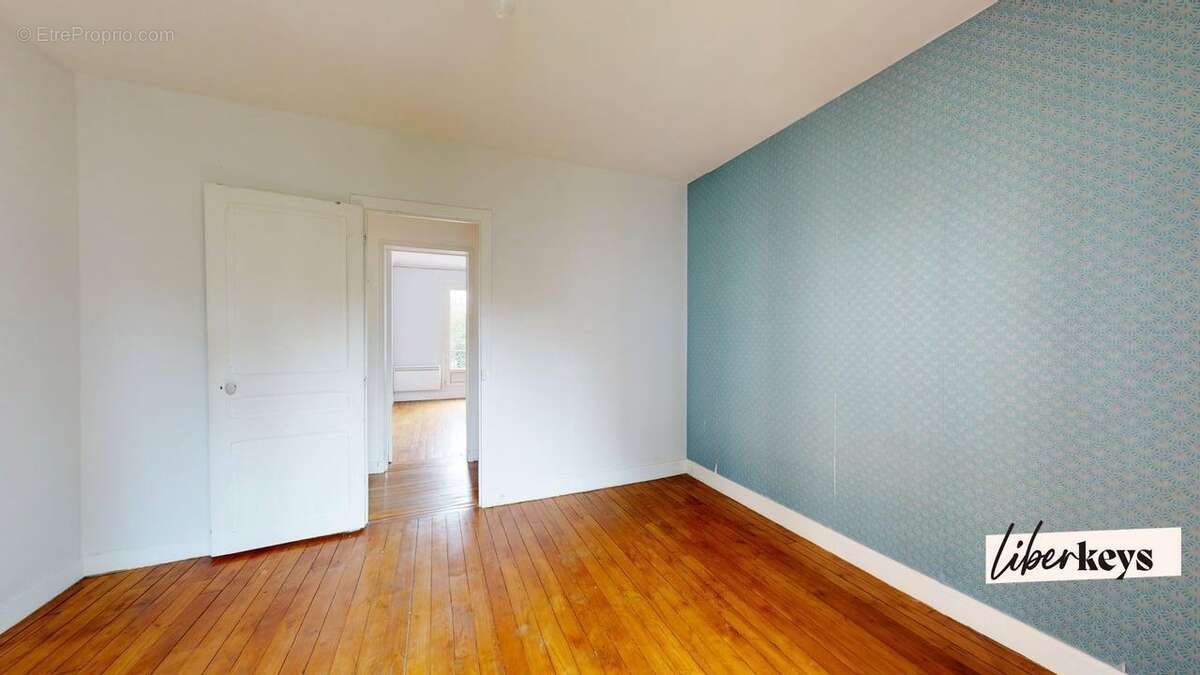 Appartement à COURBEVOIE