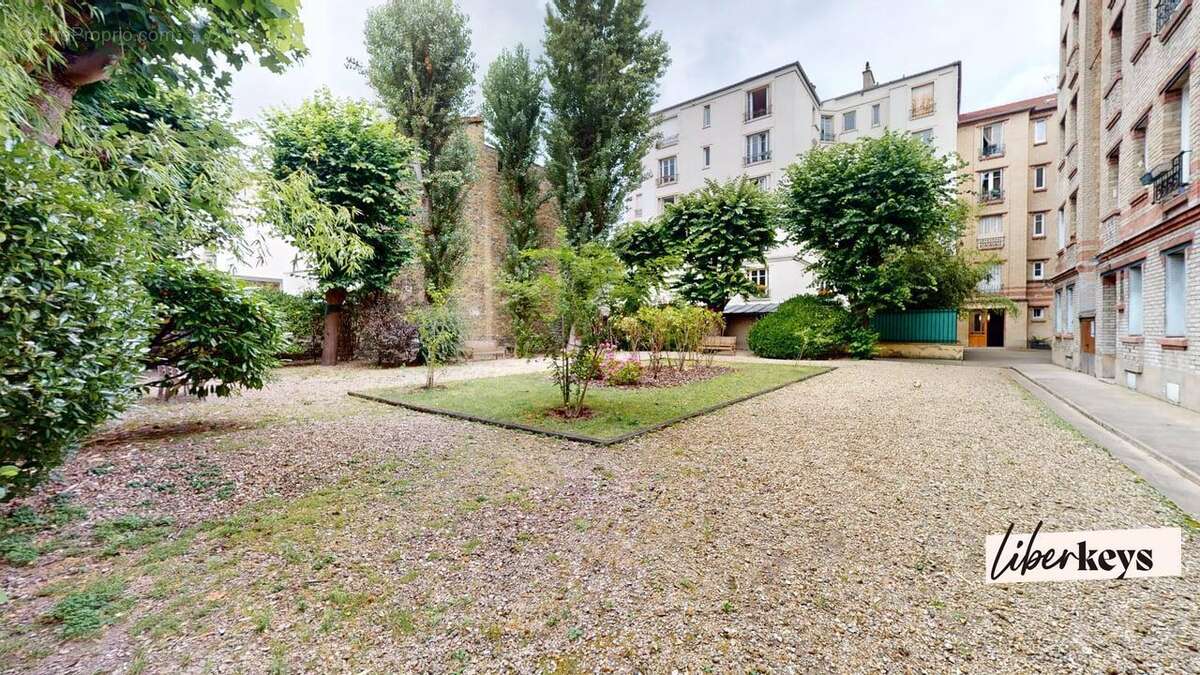 Appartement à COURBEVOIE