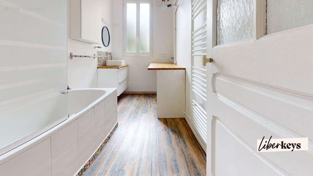 Appartement à COURBEVOIE