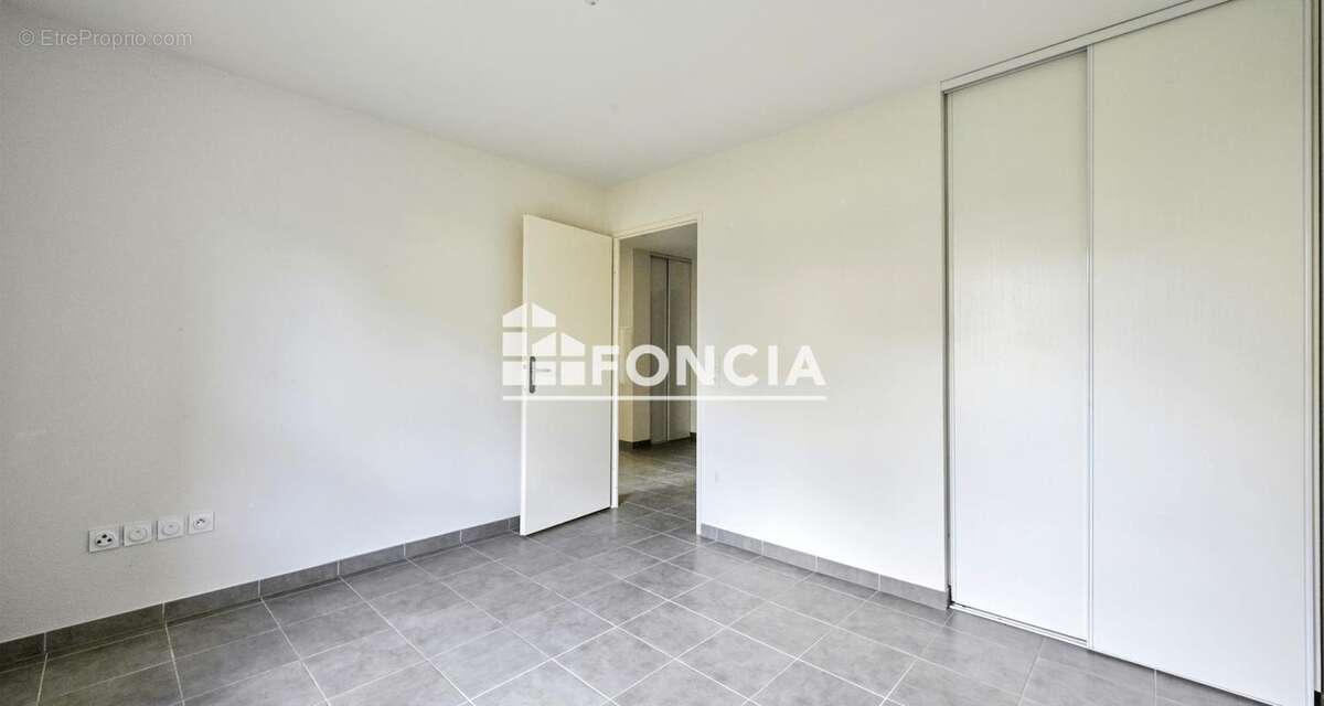 Appartement à FOLLAINVILLE-DENNEMONT