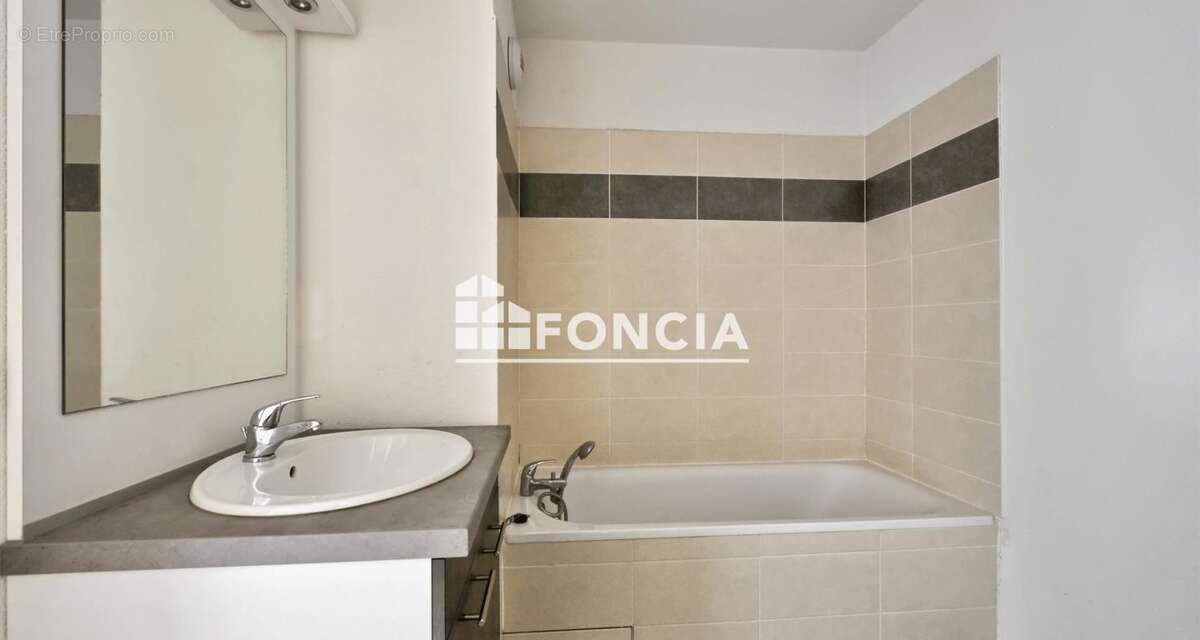 Appartement à FOLLAINVILLE-DENNEMONT