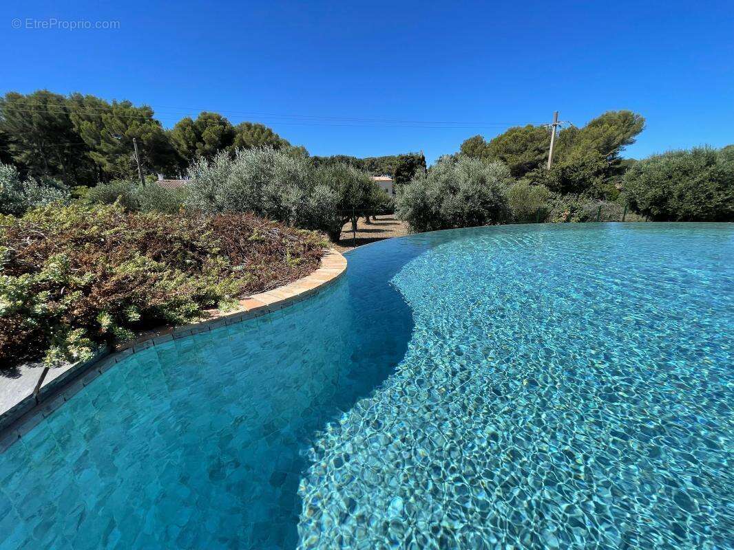Maison à SIX-FOURS-LES-PLAGES