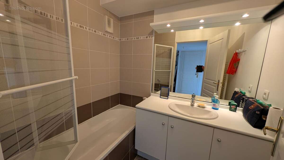 Appartement à SIX-FOURS-LES-PLAGES